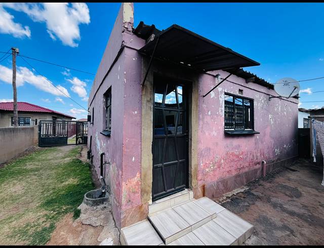 2 BEDROOM HOUSE FOR SALE IN EVATON WEST